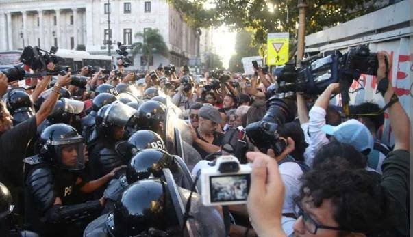PERIODISMO EN LA ERA DIGITAL, UNA REFLEXIÓN NECESARIA